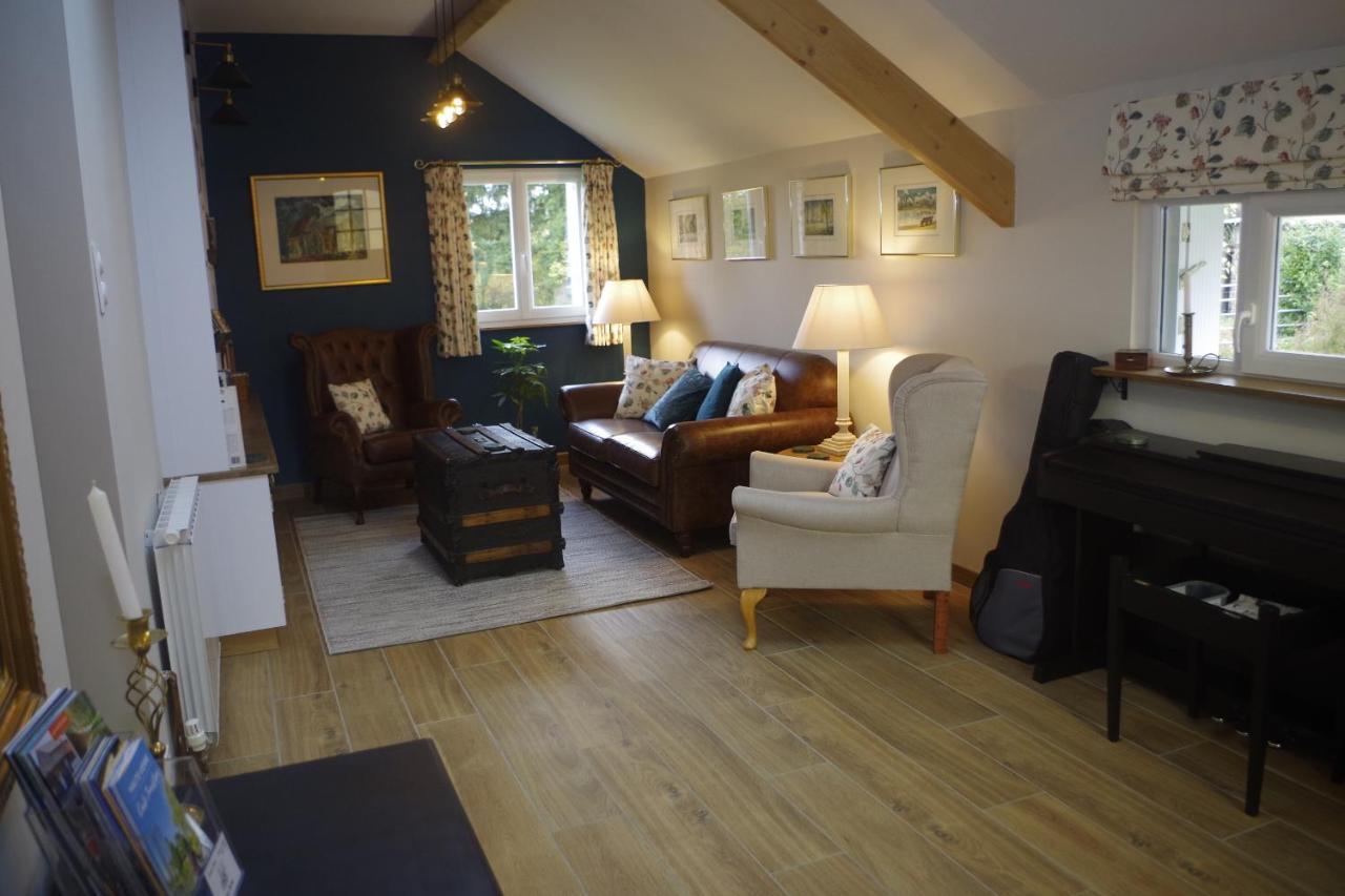 Chambres & Table D'Hotes De La Vieille Ferme Salon-la-Tour 외부 사진