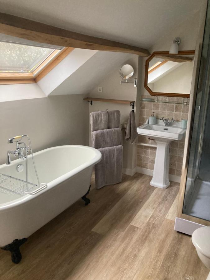 Chambres & Table D'Hotes De La Vieille Ferme Salon-la-Tour 외부 사진