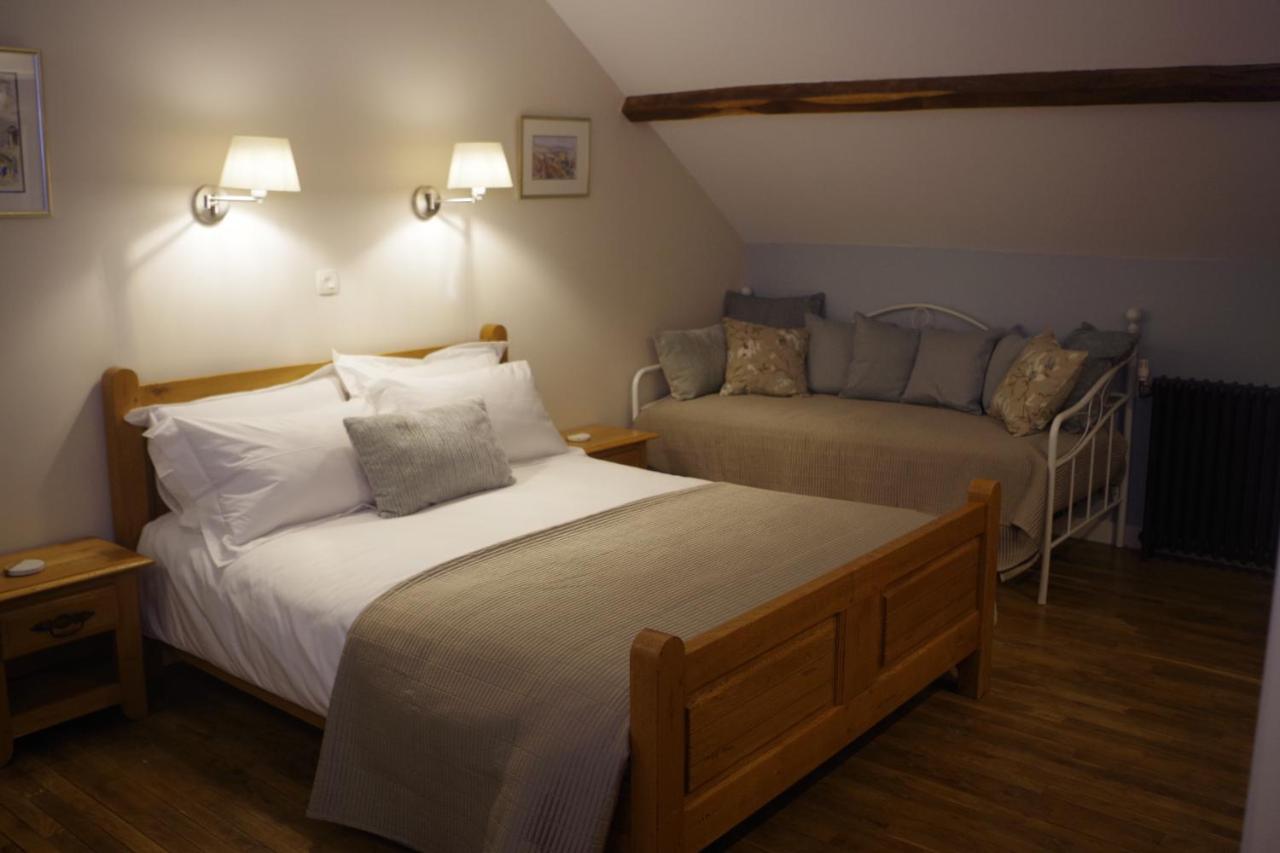 Chambres & Table D'Hotes De La Vieille Ferme Salon-la-Tour 외부 사진