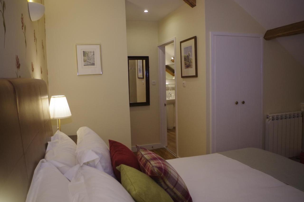 Chambres & Table D'Hotes De La Vieille Ferme Salon-la-Tour 외부 사진