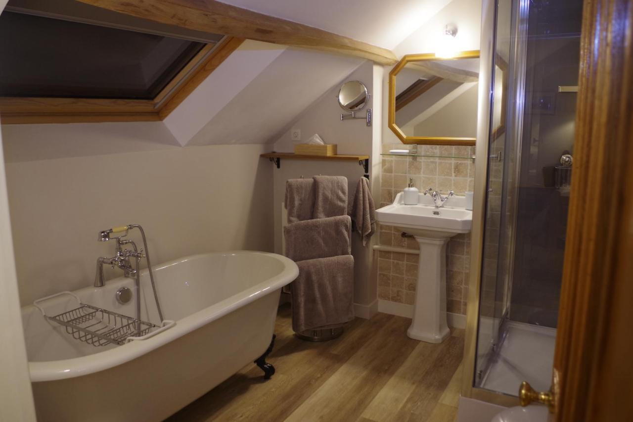 Chambres & Table D'Hotes De La Vieille Ferme Salon-la-Tour 외부 사진