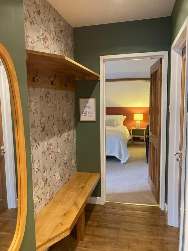 Chambres & Table D'Hotes De La Vieille Ferme Salon-la-Tour 외부 사진