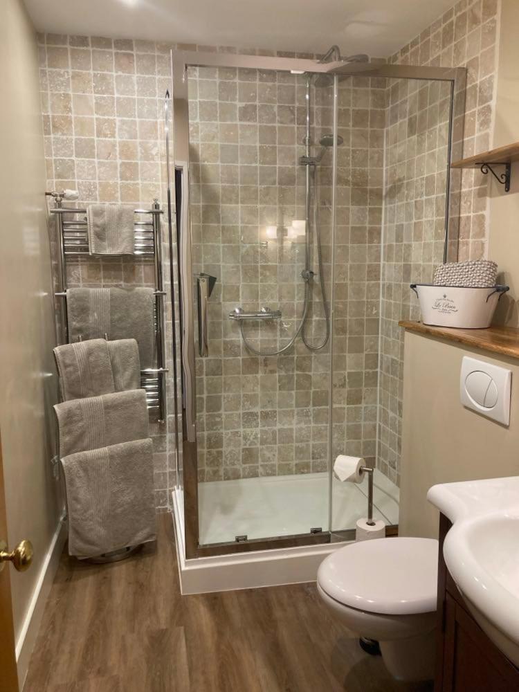Chambres & Table D'Hotes De La Vieille Ferme Salon-la-Tour 외부 사진